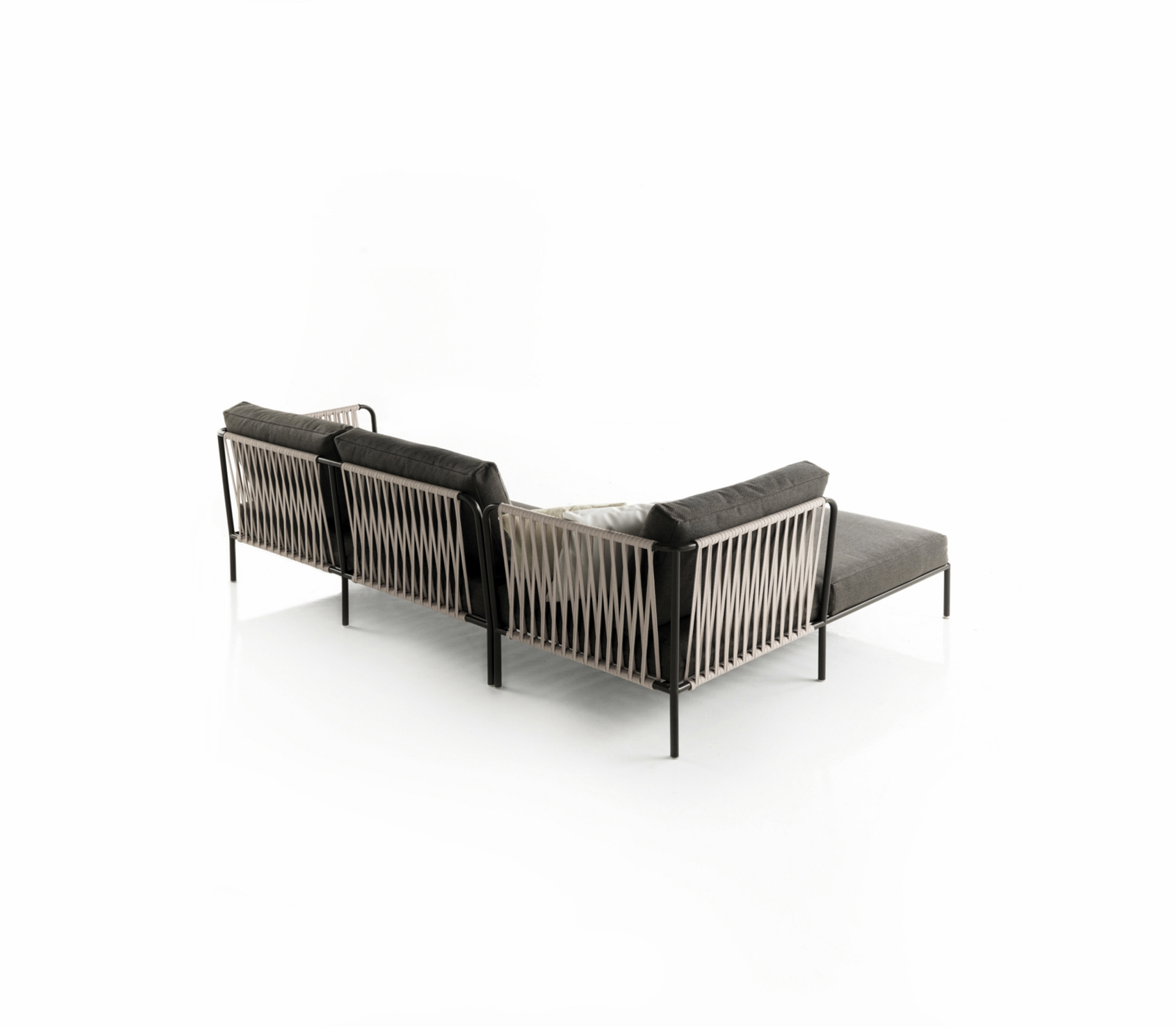Sofás de exterior Nido | MINIM – mobiliario e iluminación de diseño